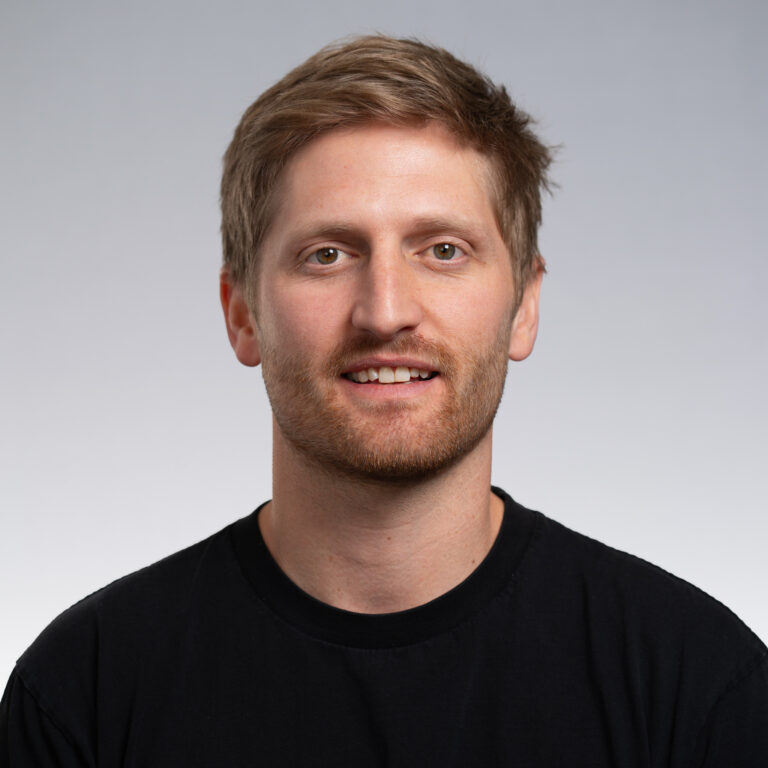 Darcy Hardess, Electrician